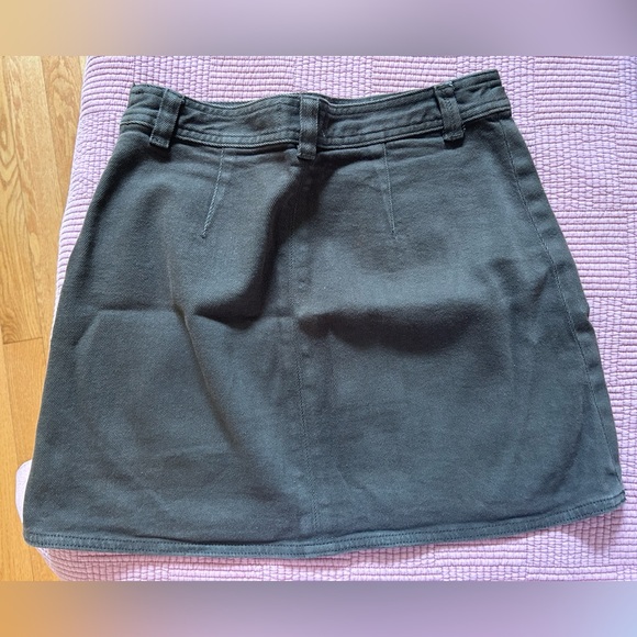 Aritzia Wilfred Free Dark Green Skirt, Side Zipper, Front Pockets, size 6 - Picture 2 of 4